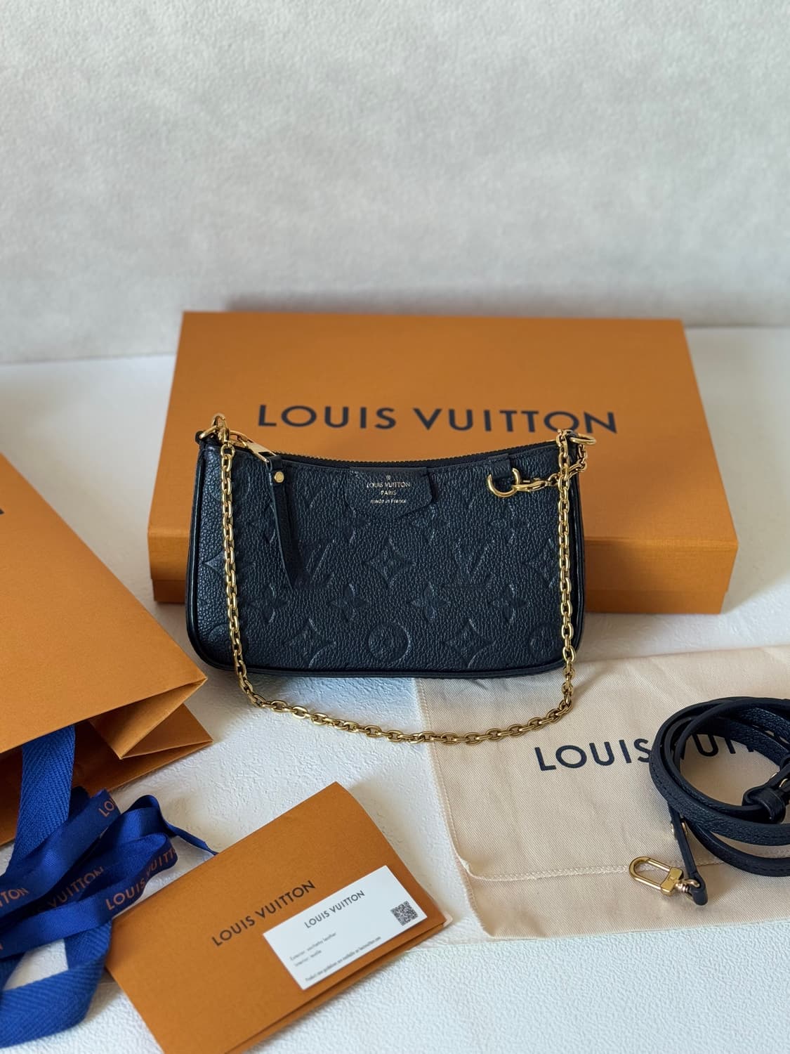 루이비통 모노그램 앙프렝뜨 포쉐트 악세수아 블랙 상품이미지2