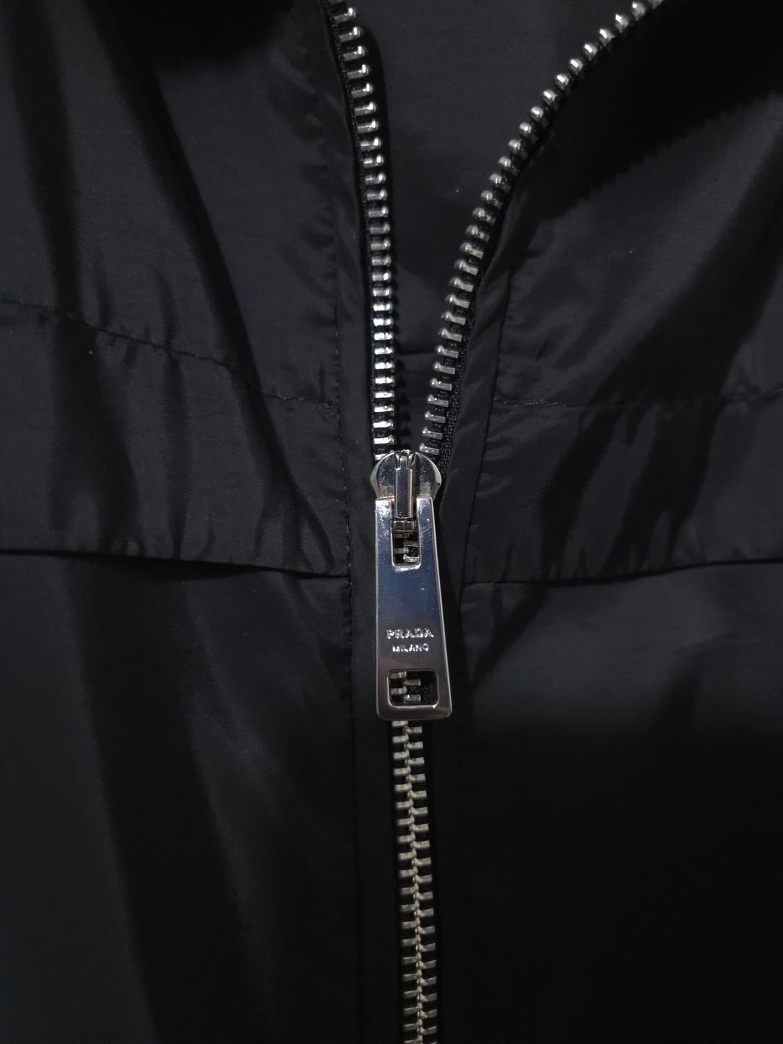 [새상품급] 프라다 리나일론 윈드브레이커 바람막이 자켓  상품이미지3