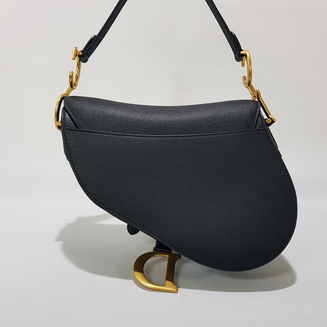 디올 새들 스트랩백 미디움 M0455CBAA 상품이미지3