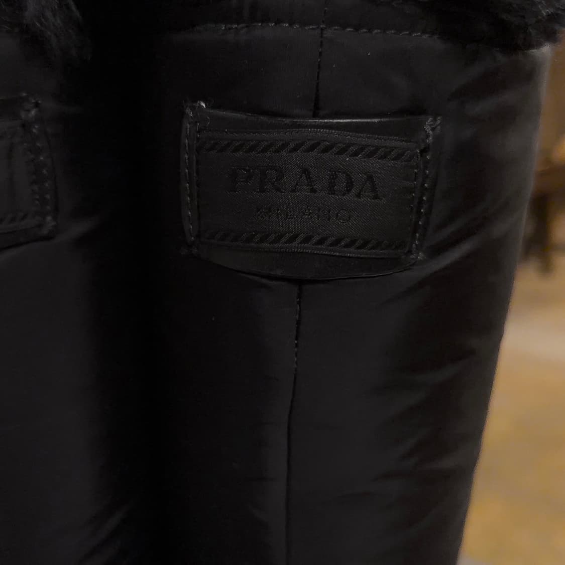 프라다 패치 디테일 퍼 부츠 상품이미지3