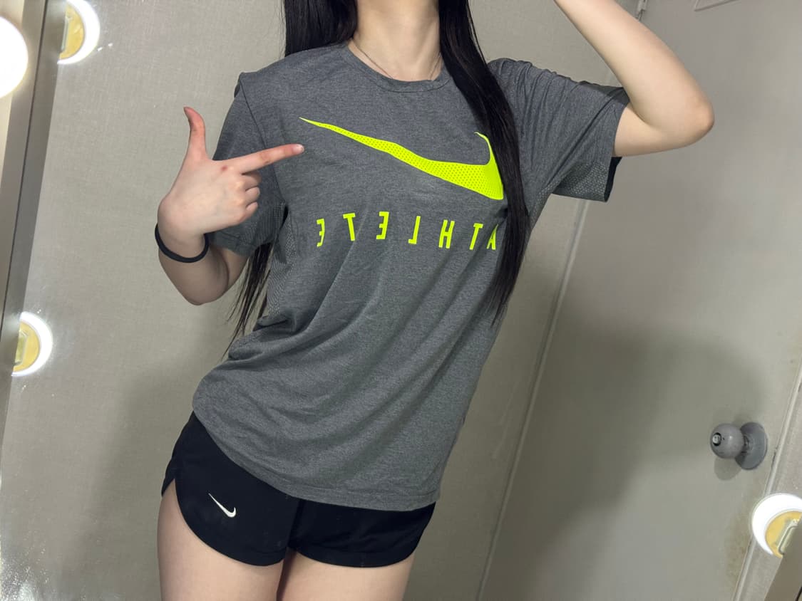 나이키 그레이 형광 빅스우시로고 기능성 반팔티 🩶🍀 상품이미지2