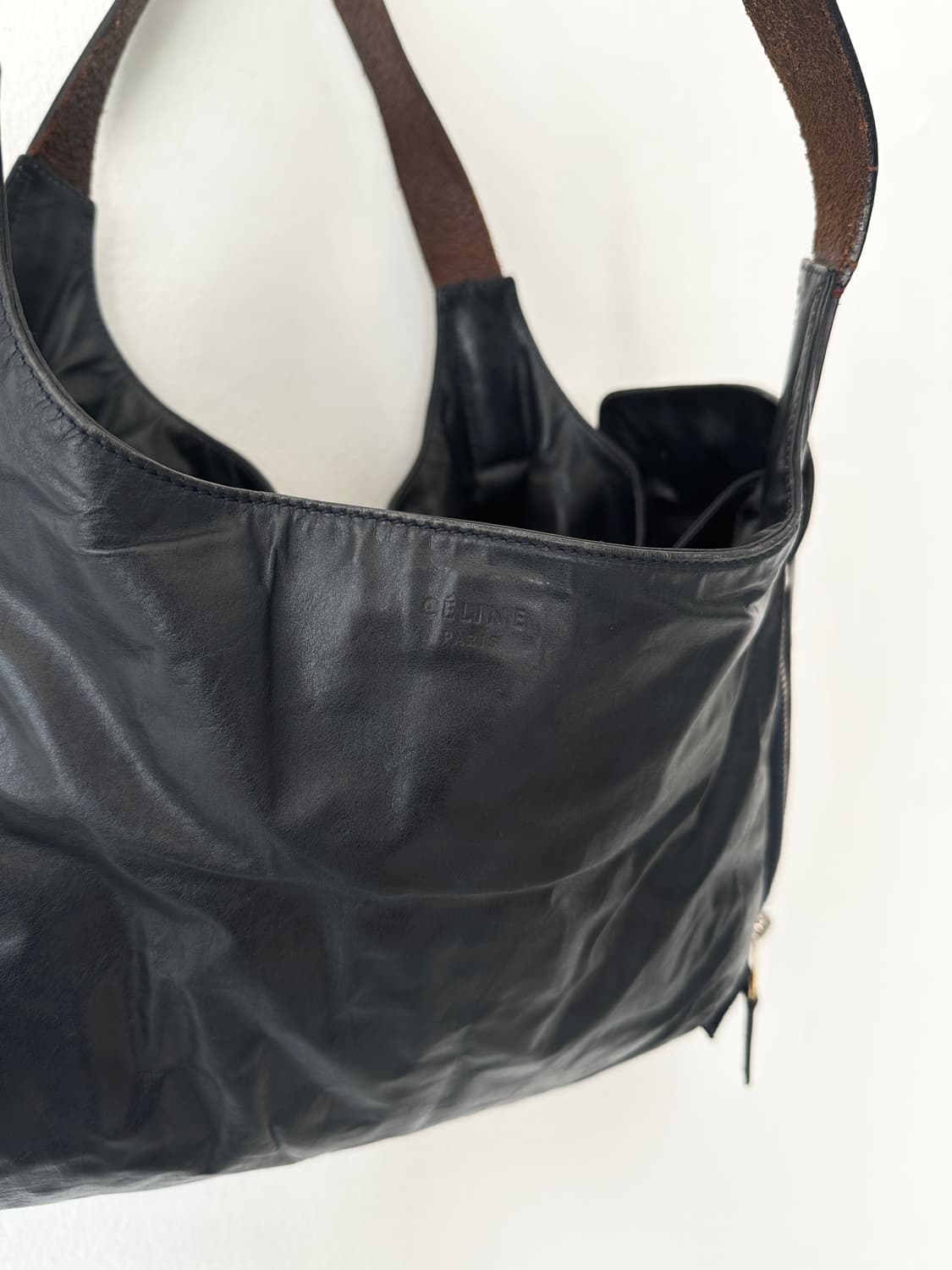 셀린느 왁스코팅 블랙 레더 숄더백 상품이미지3
