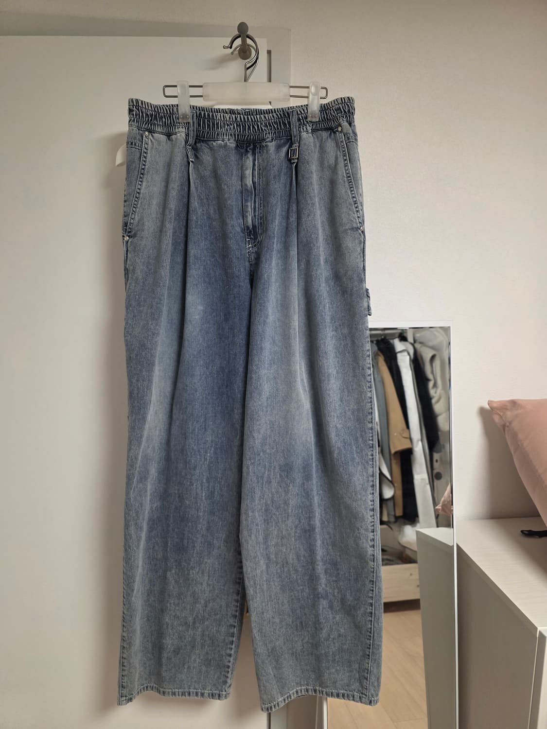 우영미 25ss 원턱 밴딩 데님 팬츠 50 상품이미지1