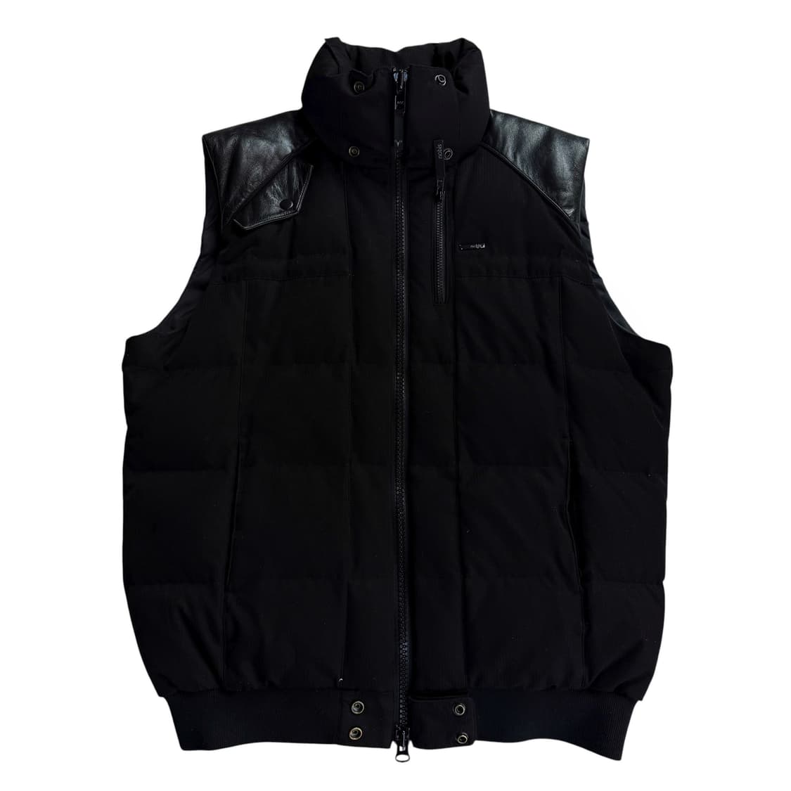 노비스 조끼 패딩 상품이미지1