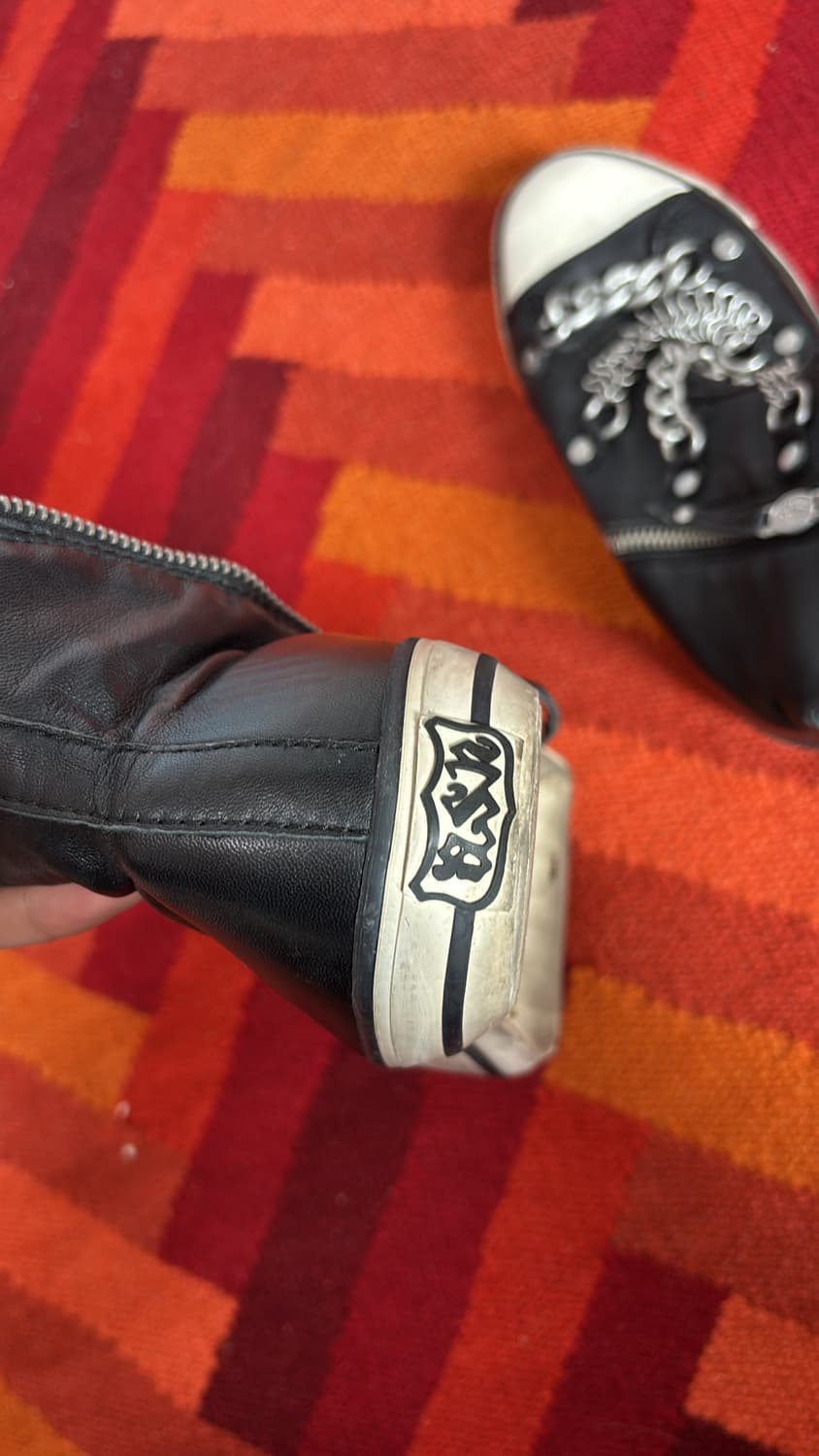 Limited Edition Chained Sneakers 상품이미지5