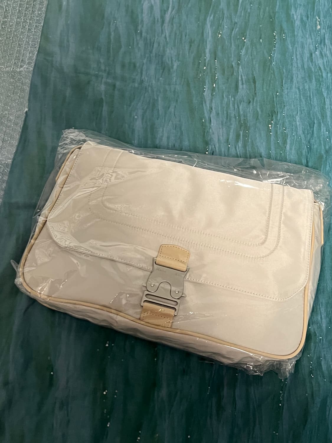 마뗑킴 버클백 화이트 새상품 상품이미지2