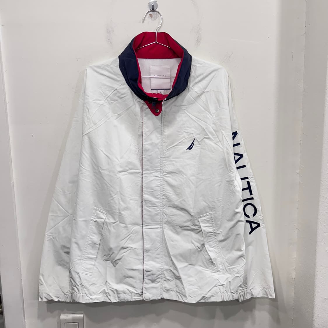 노티카 이너메쉬 슬리브로고 오버핏 바람막이 상품이미지2