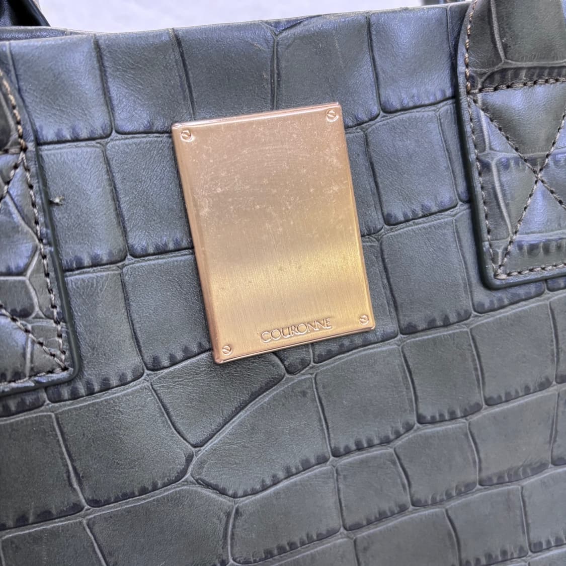 F 쿠론 크로커 엠보가죽 토트백 0415E 상품이미지5