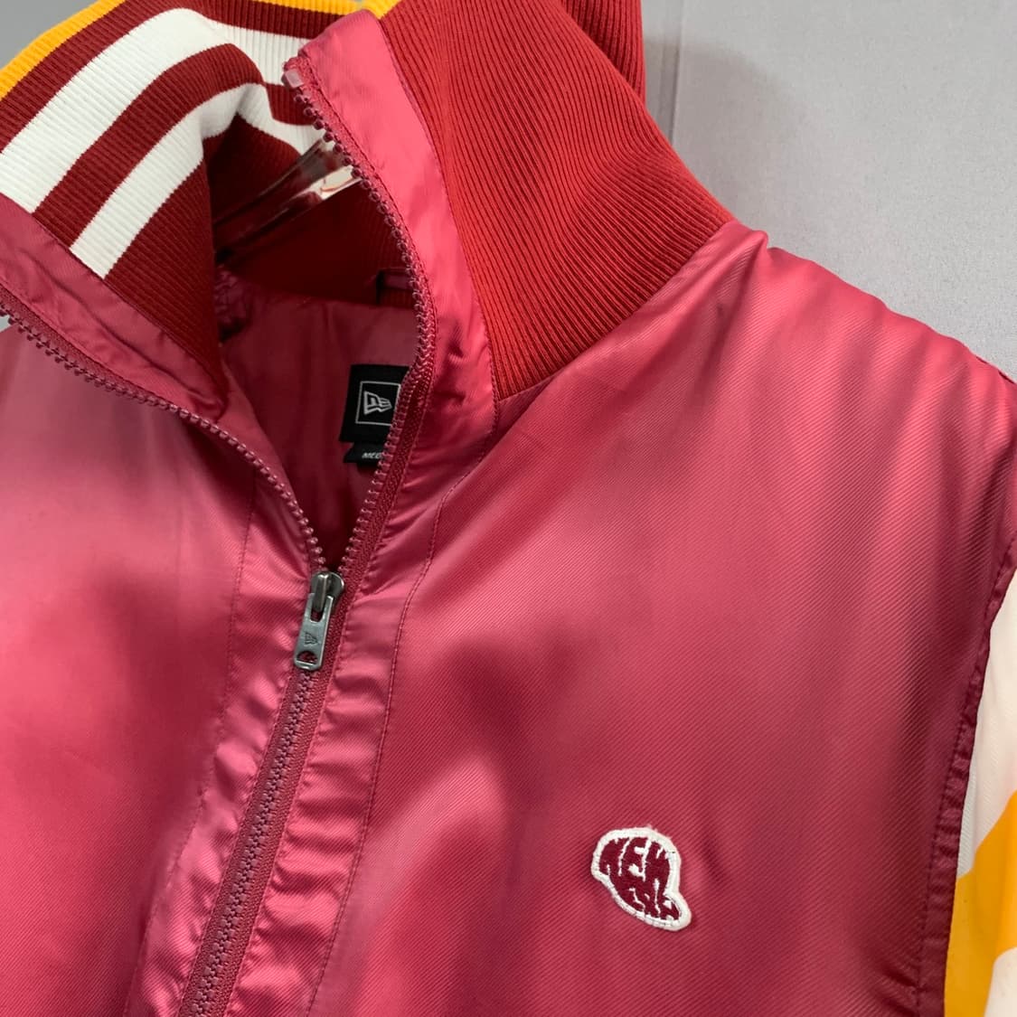 M 뉴에라 버건디 새틴 바시티 스타디움 야구 자켓 상품이미지6