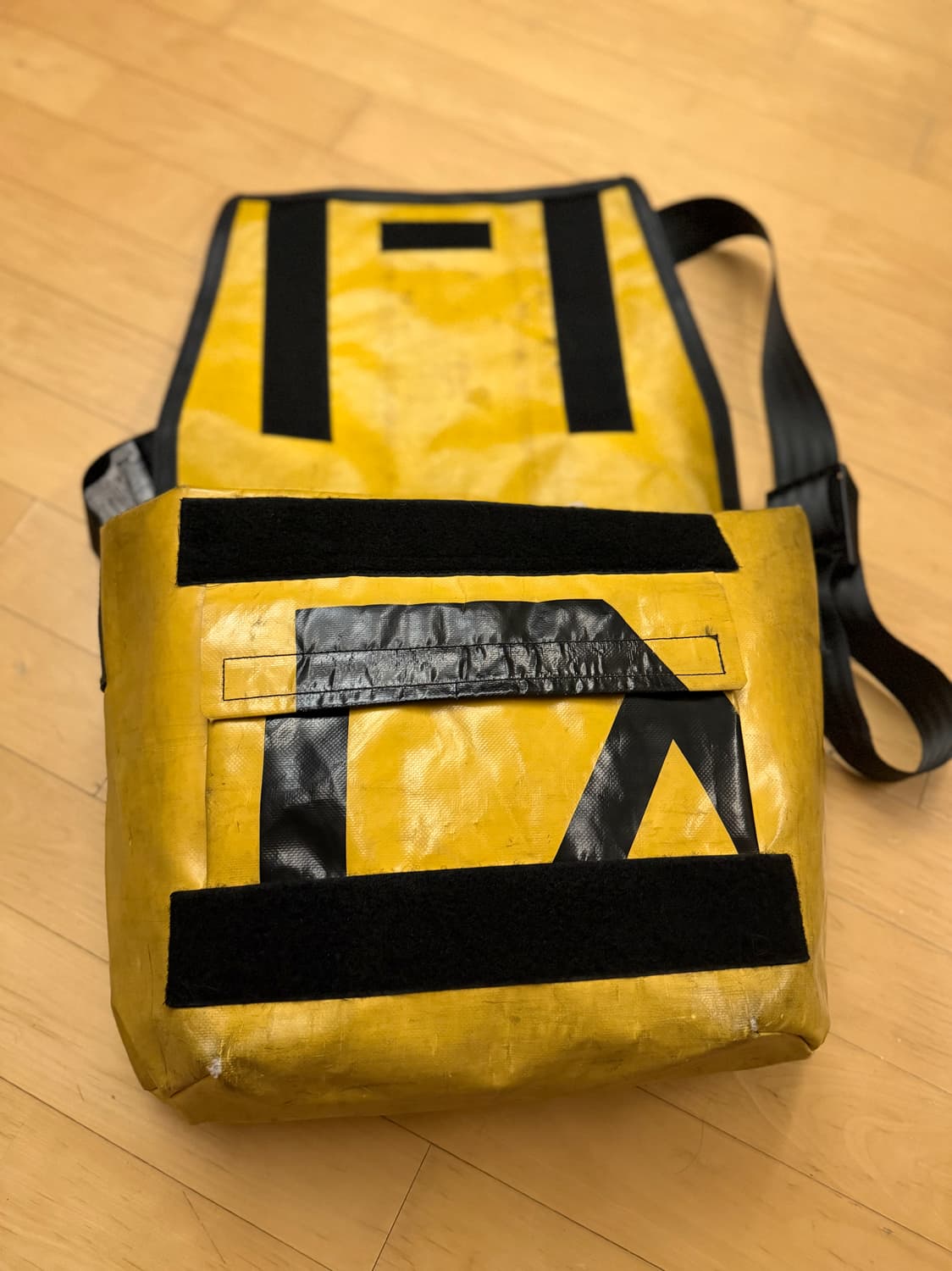 [프라이탁] 꿀벌 드라그넷 (옐로우/블랙) 투톤 메신저백, 민트택O 상품이미지2