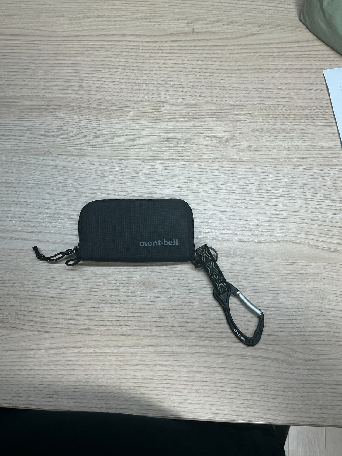 몽벨 지갑 + 카라비너 판매합니다 상품이미지1