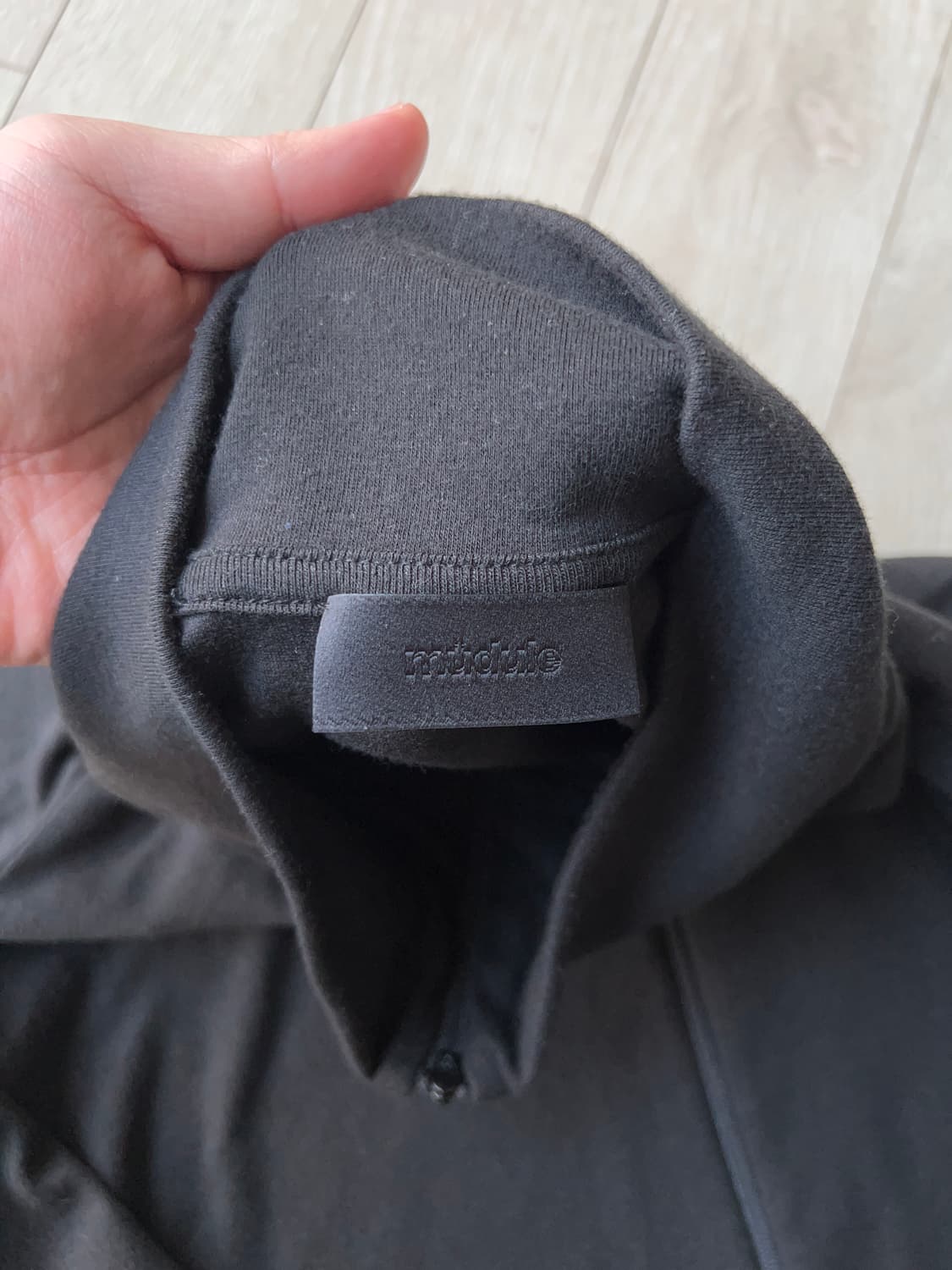 머듈 넥집업 블랙 상품이미지2