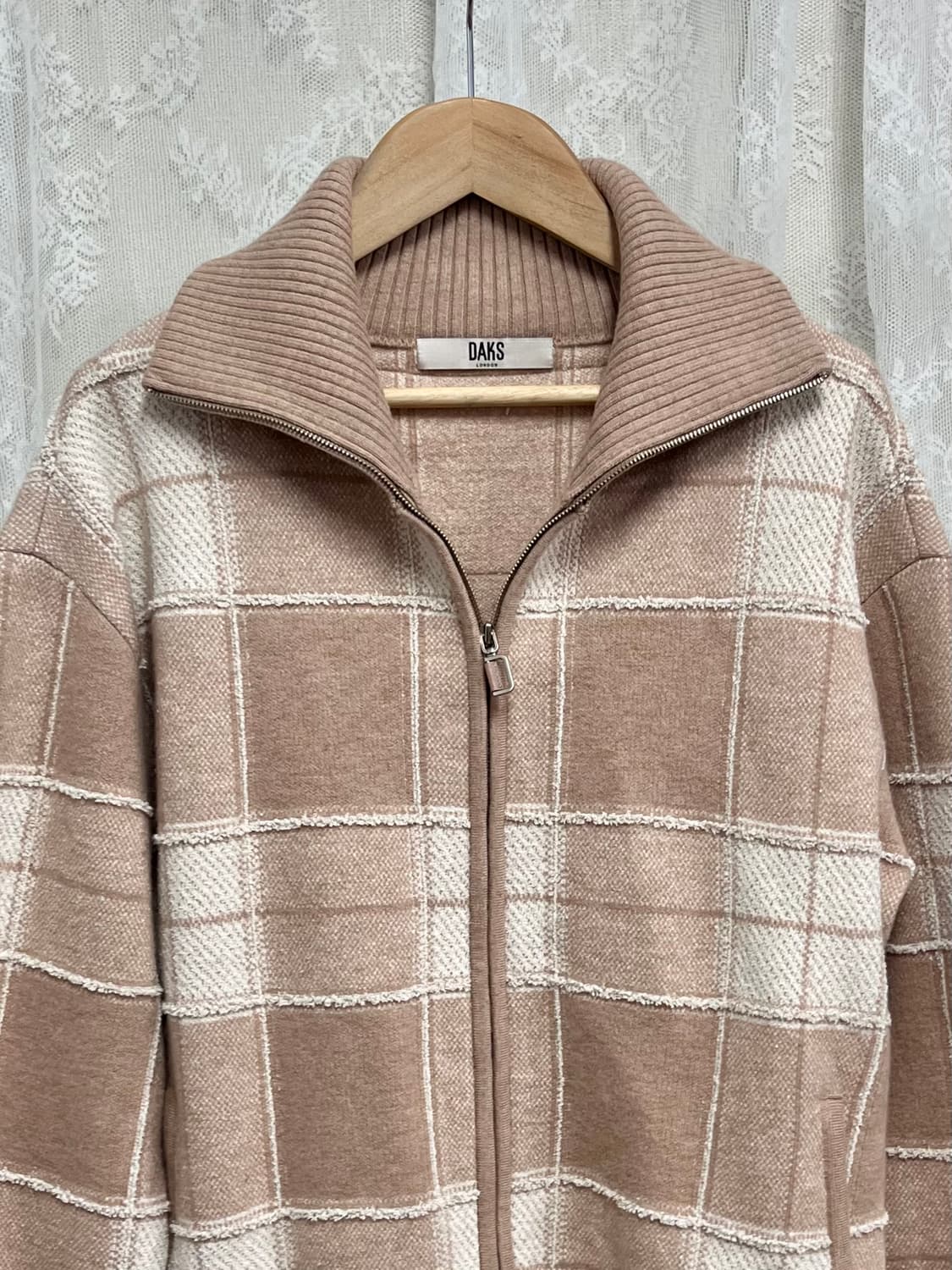 66) 닥스 24FW 빅체크 카라형 집업 가디건 베이지 상품이미지3