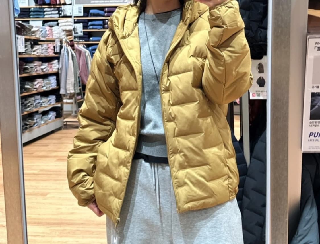 유니클로 경량 패딩 상품이미지1