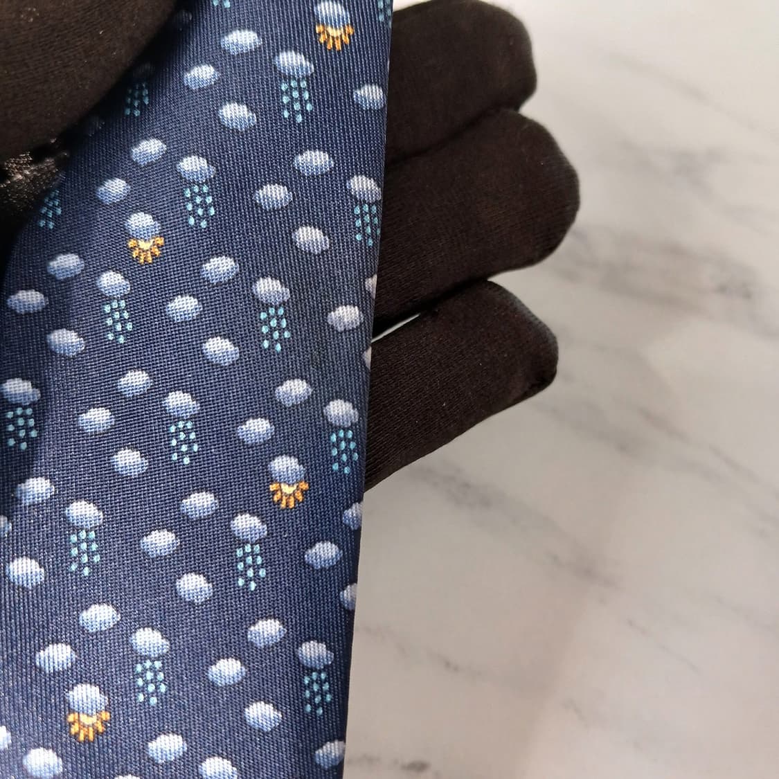 아이그너 실크 네이비 패턴 넥타이 9.5cm A+~A등급 E885
 상품이미지9