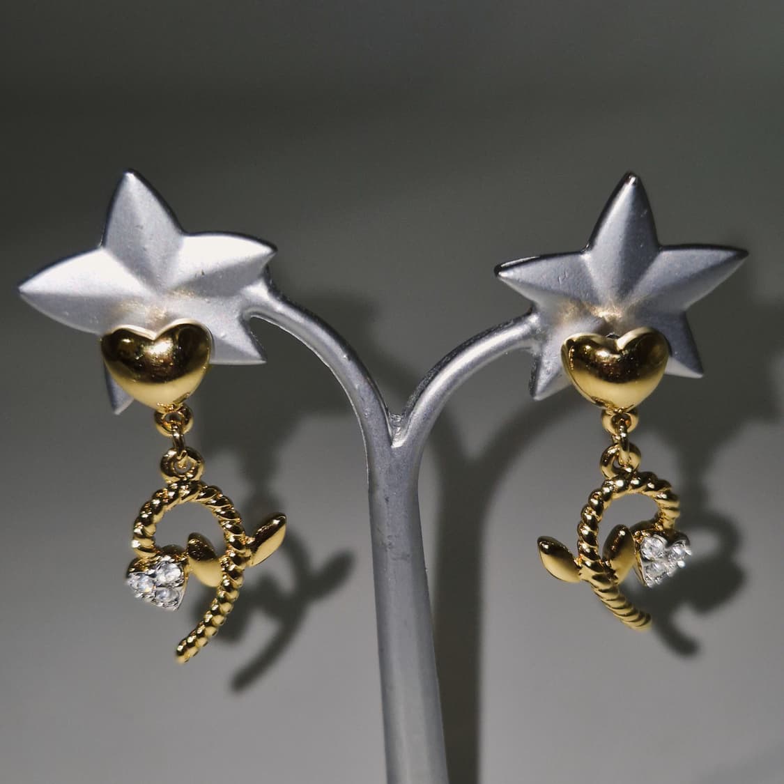 90s 프랑스 꾸레쥬 하트 꽃잎 드롭 이어링 상품이미지8