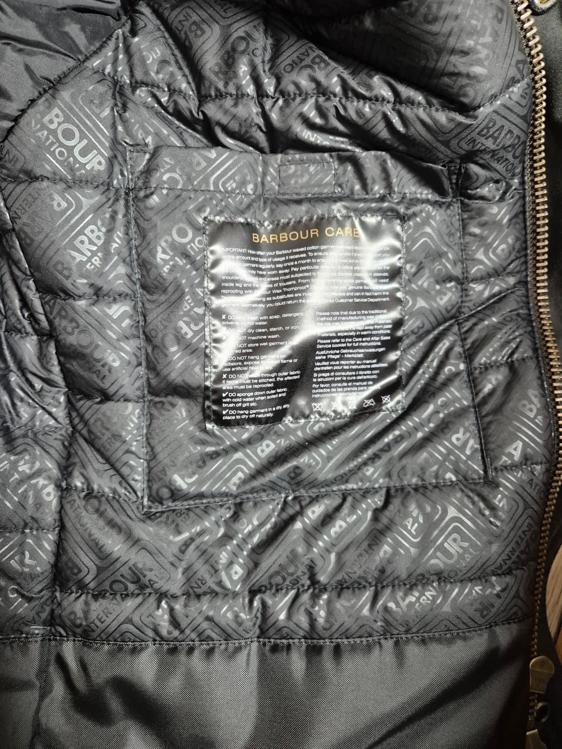 바버 블랙웰 왁스 자켓 M (100) 상품이미지6