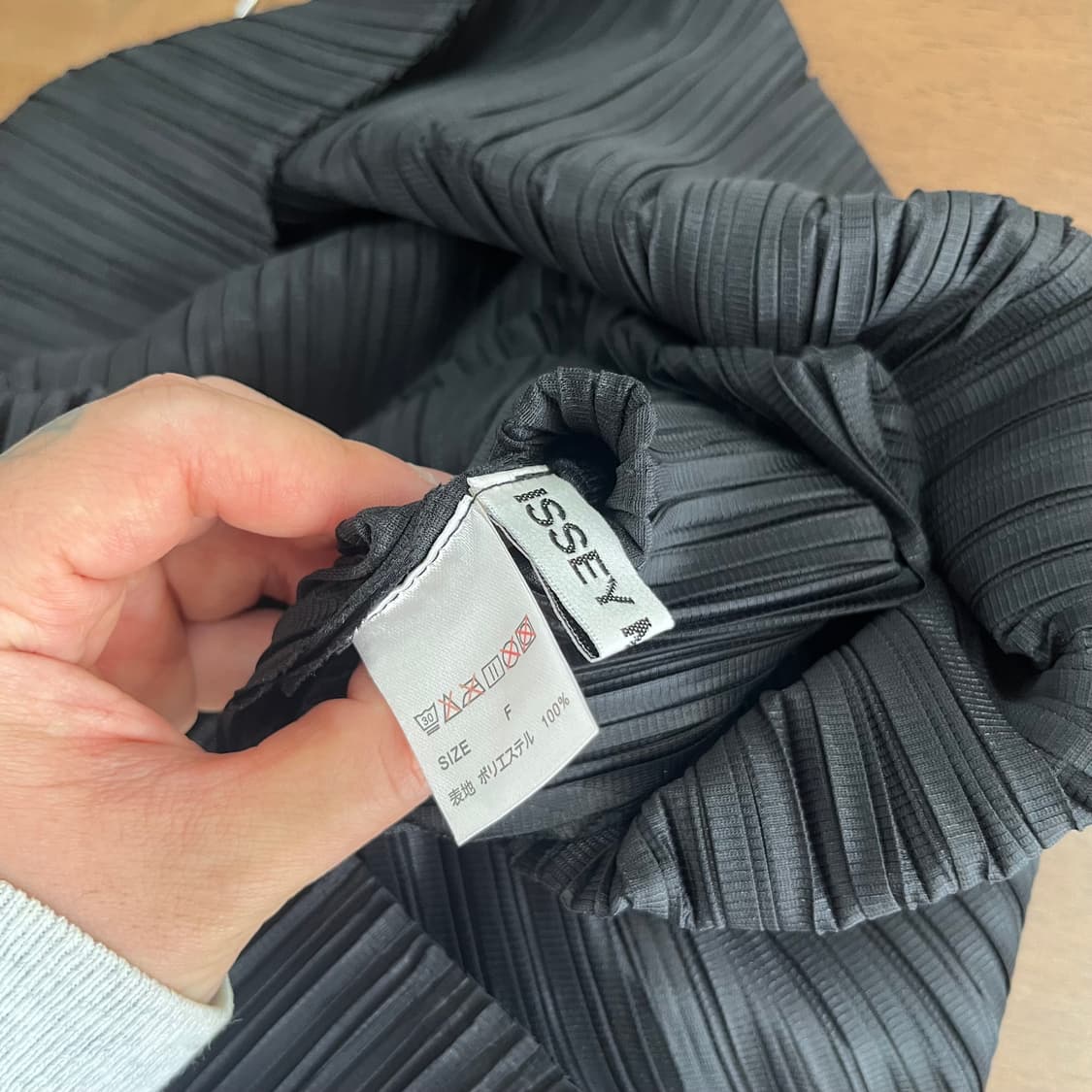 이세이미야케 와이드 플리츠 팬츠 F 상품이미지4