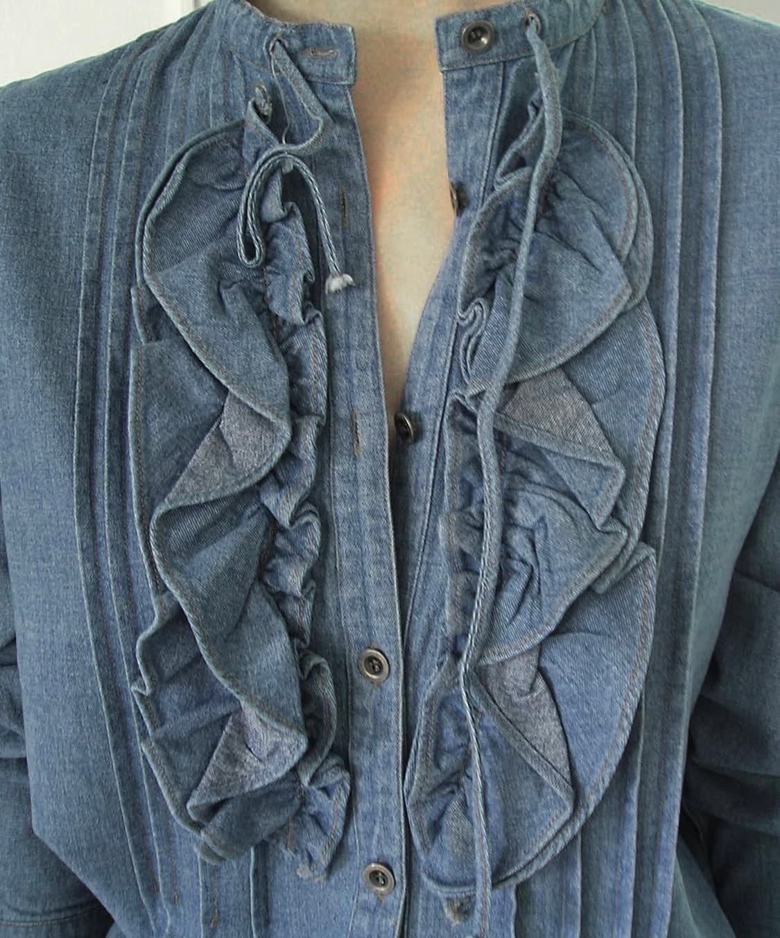 에옹쓰 country denim frill blouse 데님 블라우스 상품이미지2