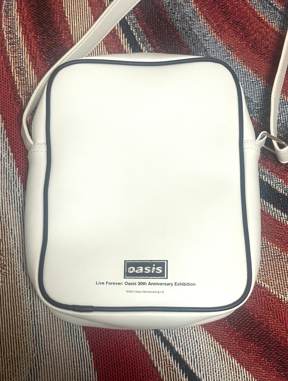 오아시스 30주년 전시 크로스백 S 상품이미지3