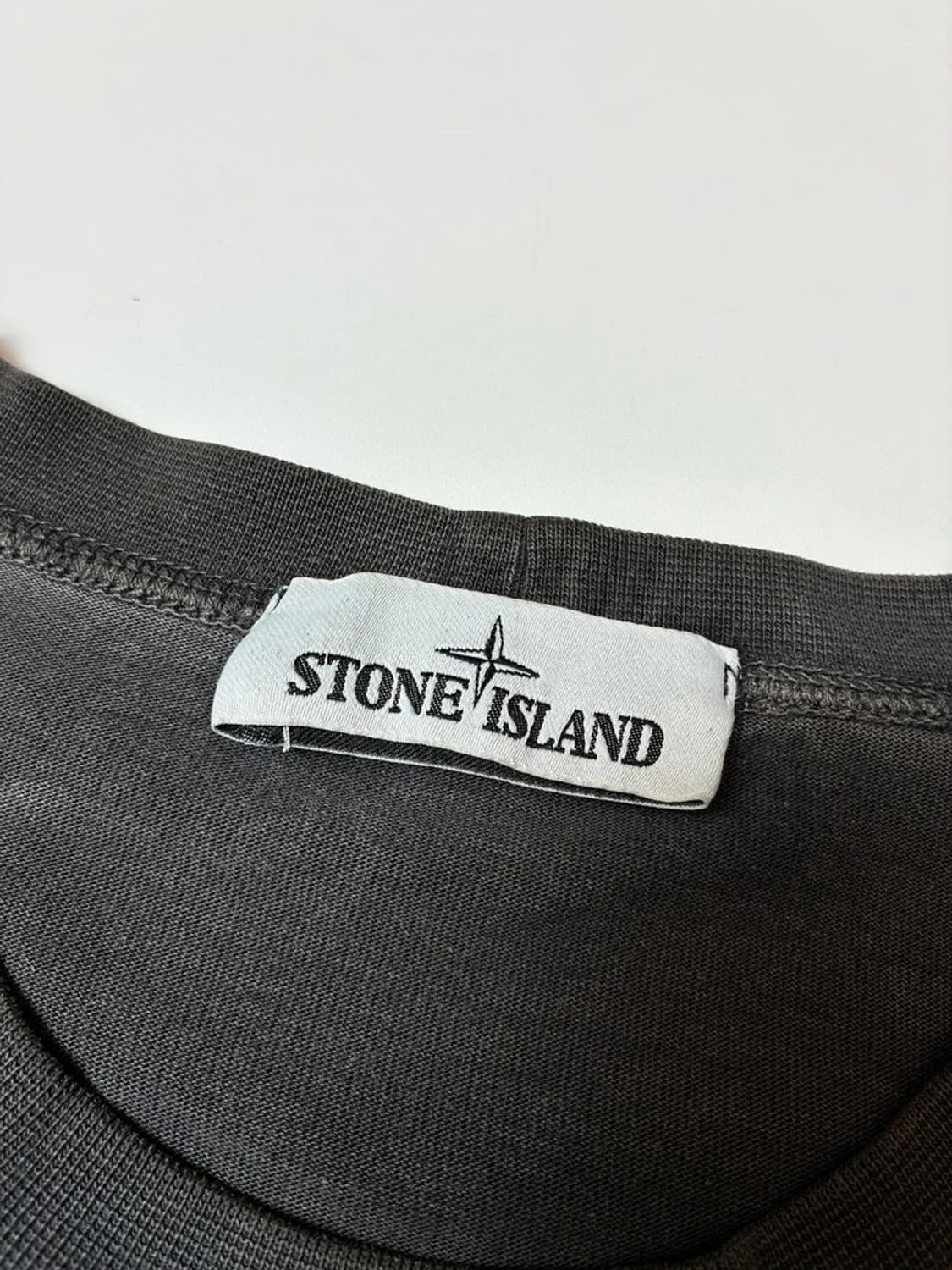 스톤아일랜드 피그먼트 컴퍼스 패치 롱 슬리브 PN8131 상품이미지6