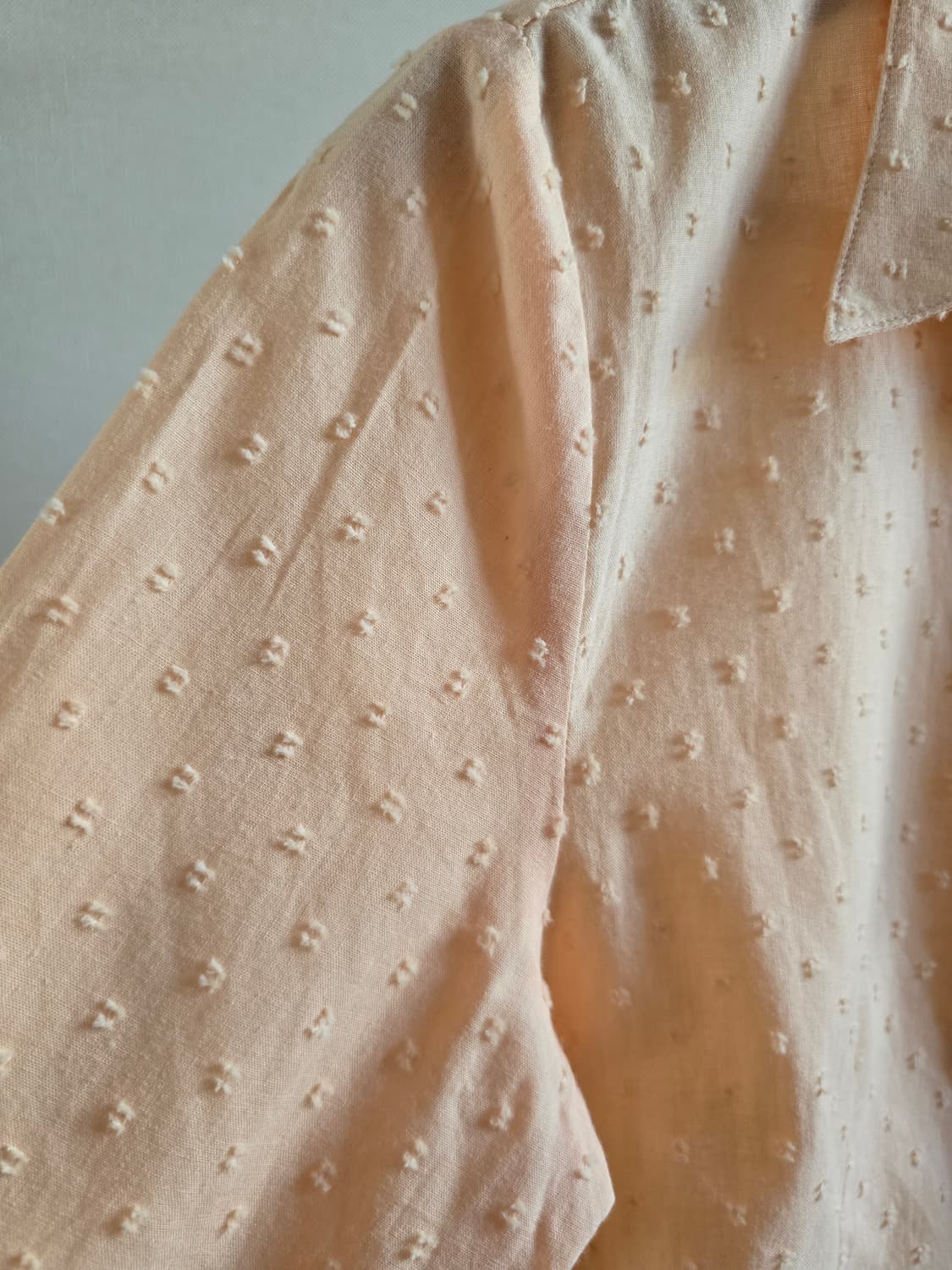 MON MA MES Dobby Ruffle Blouse 상품이미지4