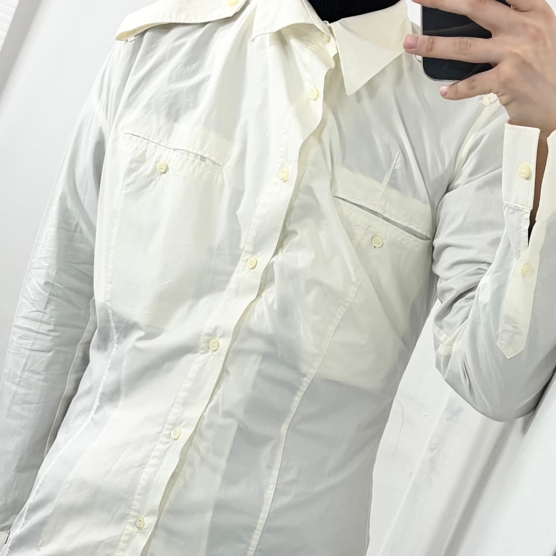 비비안웨스트우드 트위스트 커브드 셔츠 상품이미지3