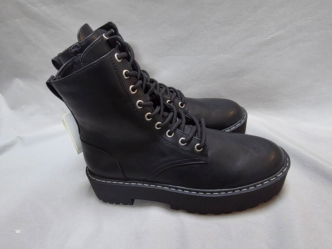 H&M 블랙 플랫폼 레이스업 부츠 [eur41 / 260mm] 상품이미지3