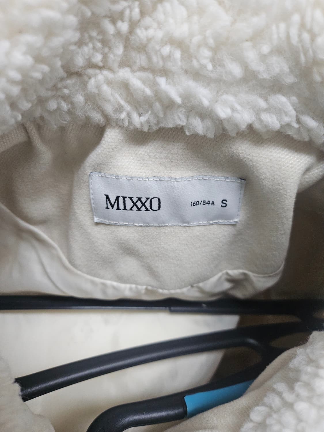 MIXXO 믹쏘 아이보리 두툼 뽀글이 숏 자켓 S 상품이미지4