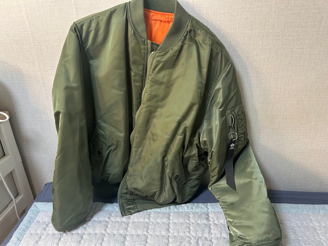 알파 인더스트리 MA-1 레귤러 Sage green 상품이미지2