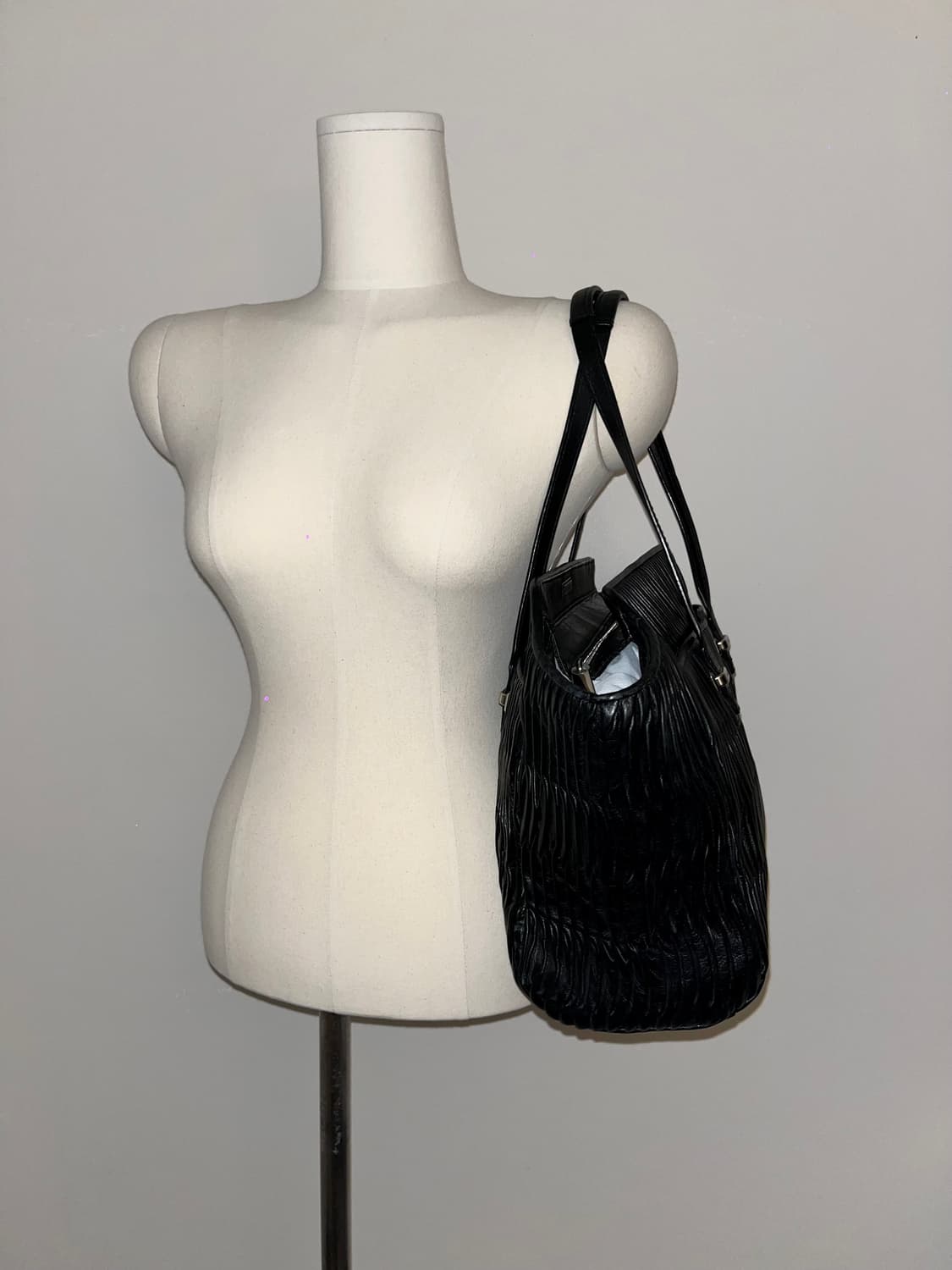 📦Coach All Black shoulder bag 상품이미지4