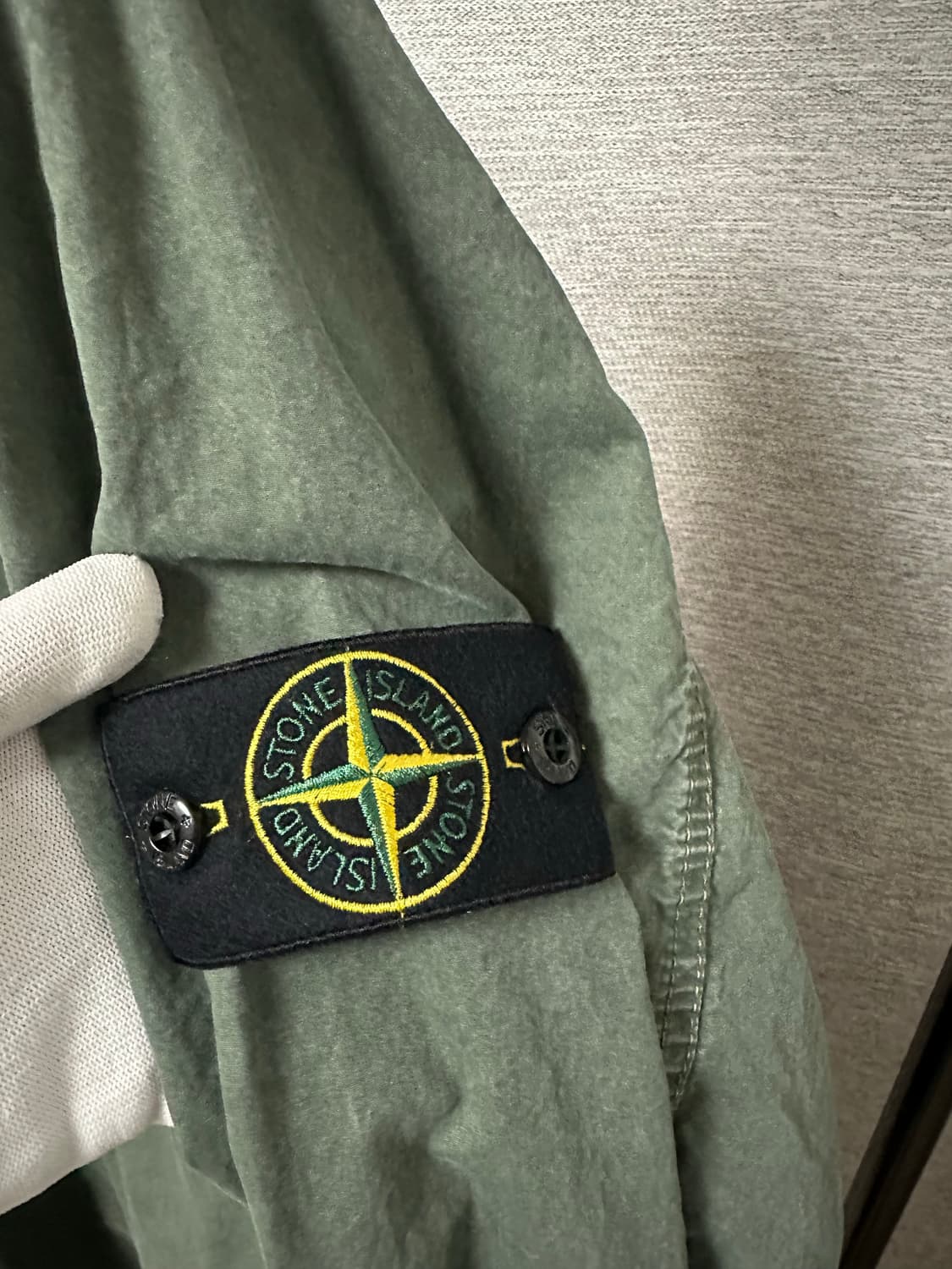 25SS 스톤아일랜드 올드이펙트 오버셔츠 머스크그린 (XXL)  상품이미지4