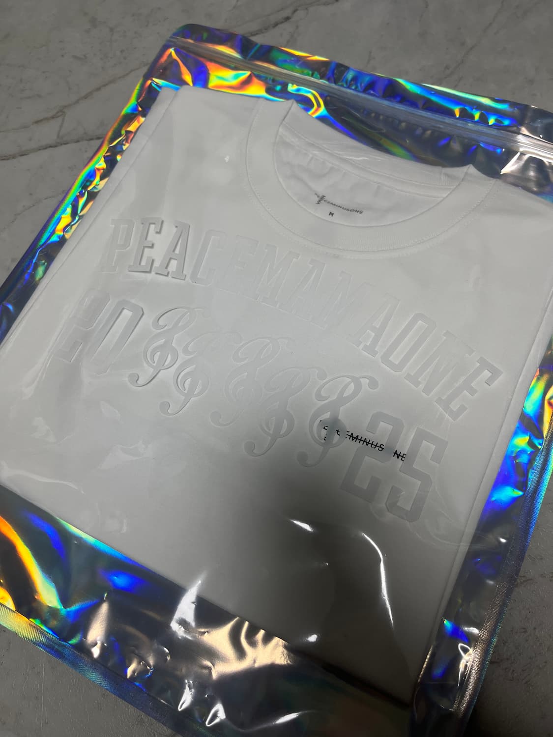 [M] 피스마이너스원 마마 어워즈 반팔 티셔츠 화이트 상품이미지4