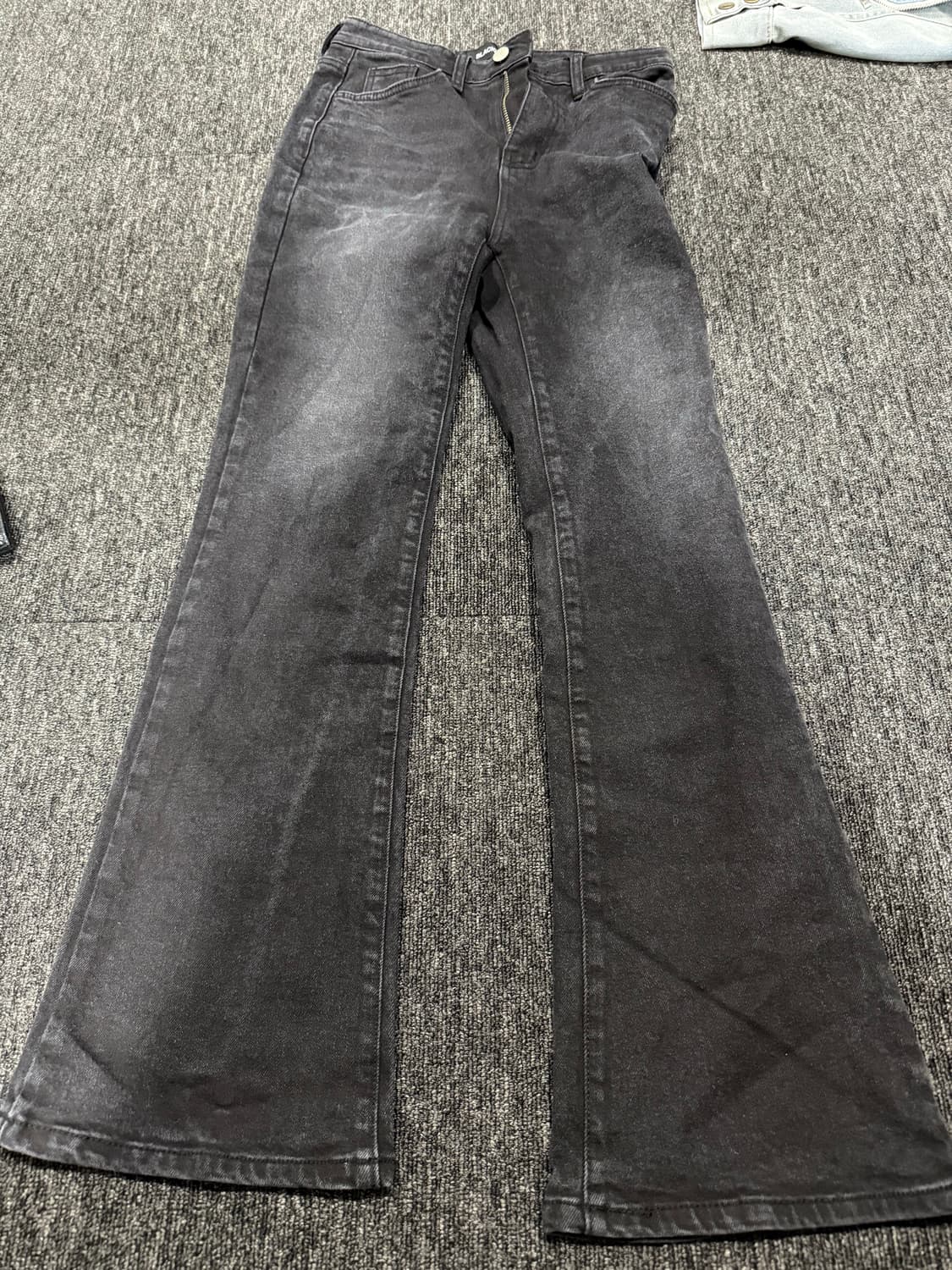 블랙업 워싱 부츠컷 데님 팬츠 상품이미지1