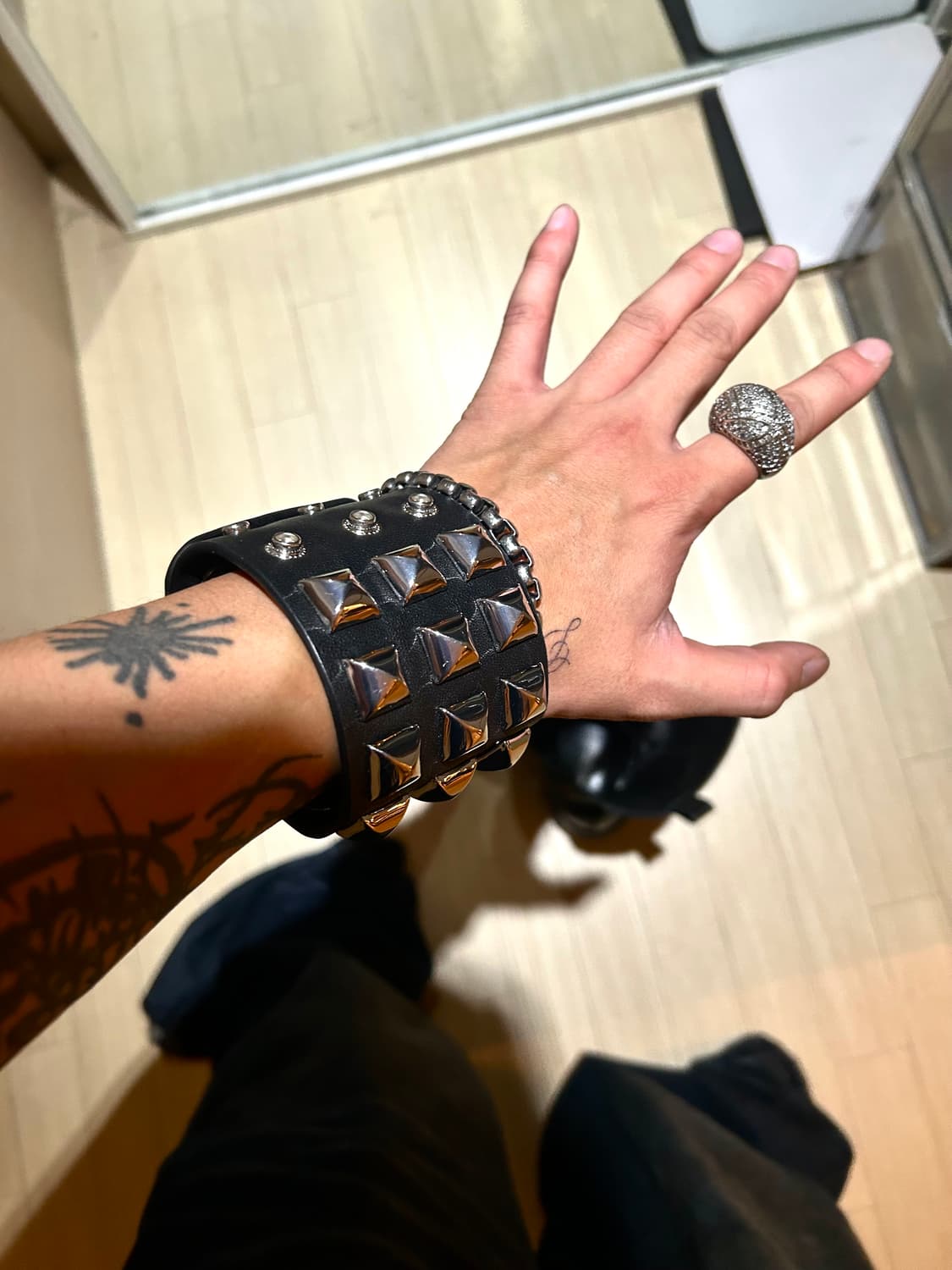 Fanci Club Sheep Skin Stud Bangle 상품이미지2