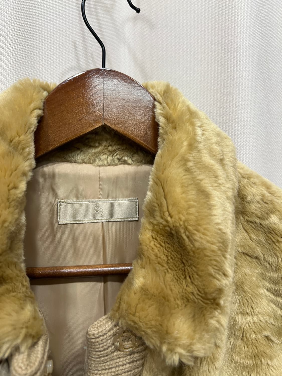 SJSJ 한섬 여성 플라워버튼 양털 가디건 상품이미지4