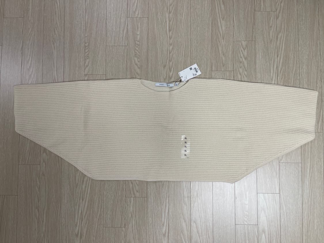 유니클로 x 르메르 램 크롭 스웨터 니트 오프화이트 상품이미지2