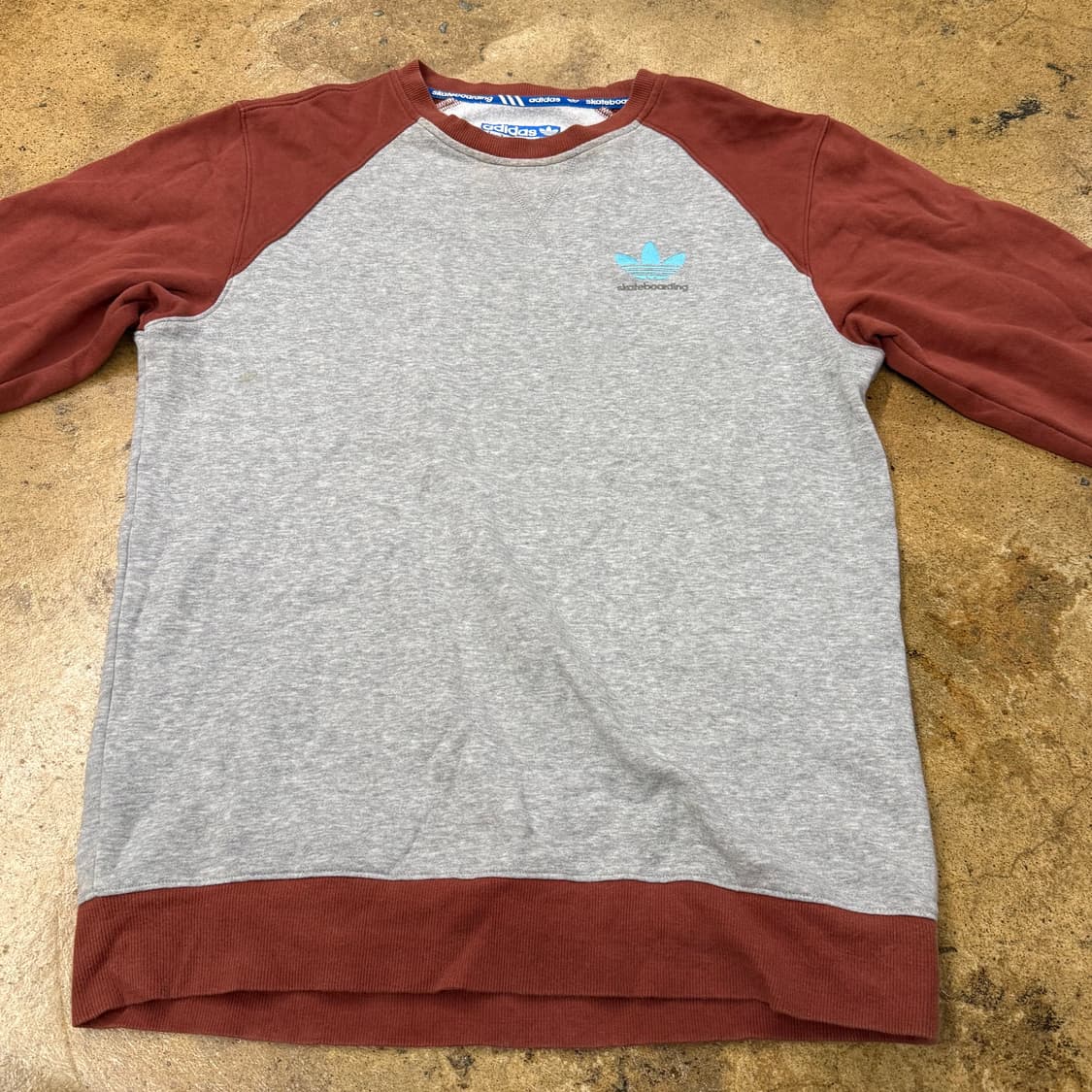 아디다스 그레이 브라운 배색 나그랑 맨투맨 95 상품이미지3