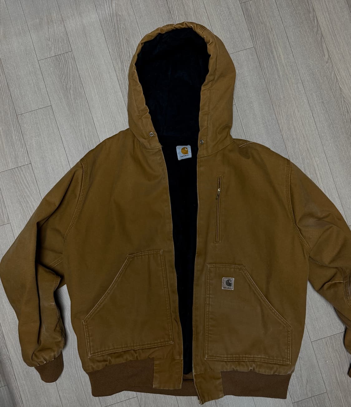 칼하트 j130 빈티지 액티브자켓 브라운 상품이미지1
