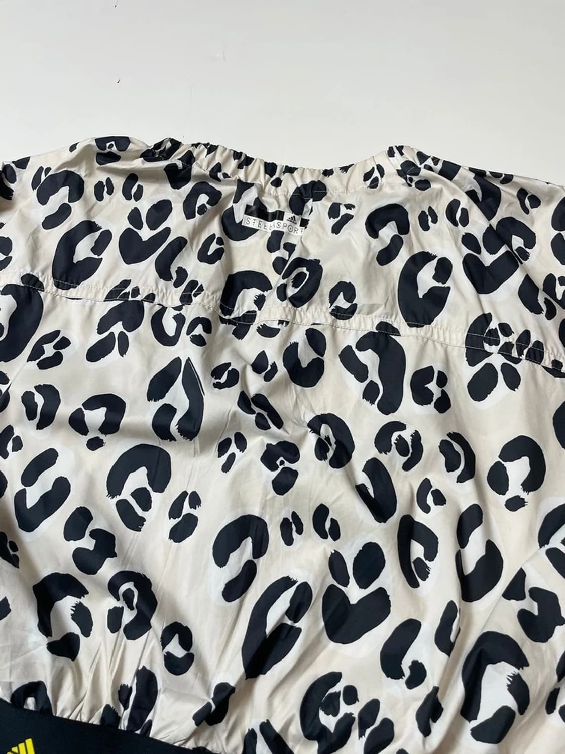 아디다스 스텔라스포츠 레오파드 프린트 바람막이 자켓 PN9543 상품이미지4