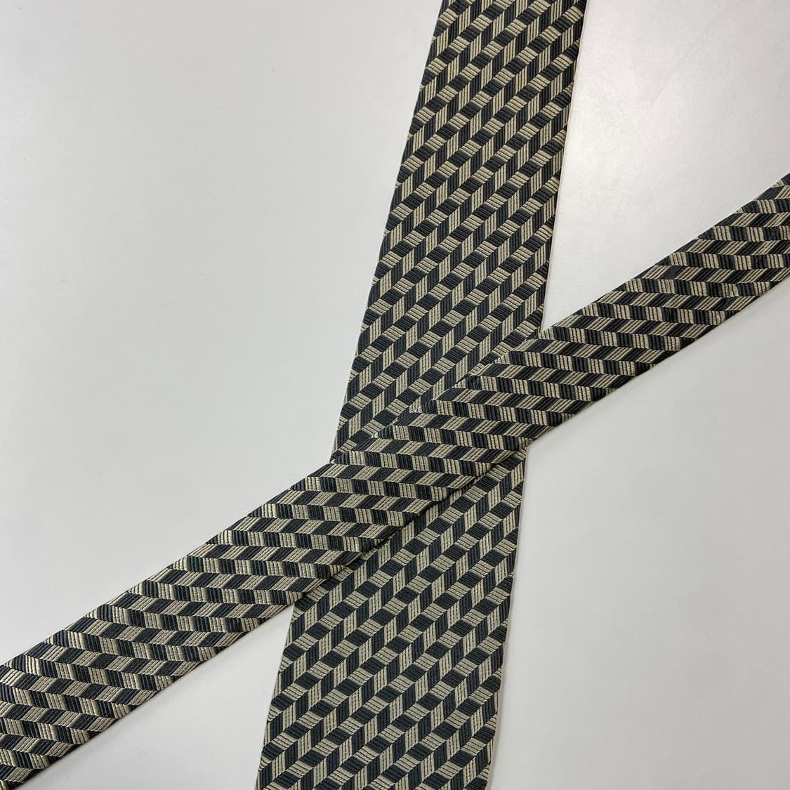 펜디 (FENDI) 정품 명품 넥타이 7.8cm 상품이미지4