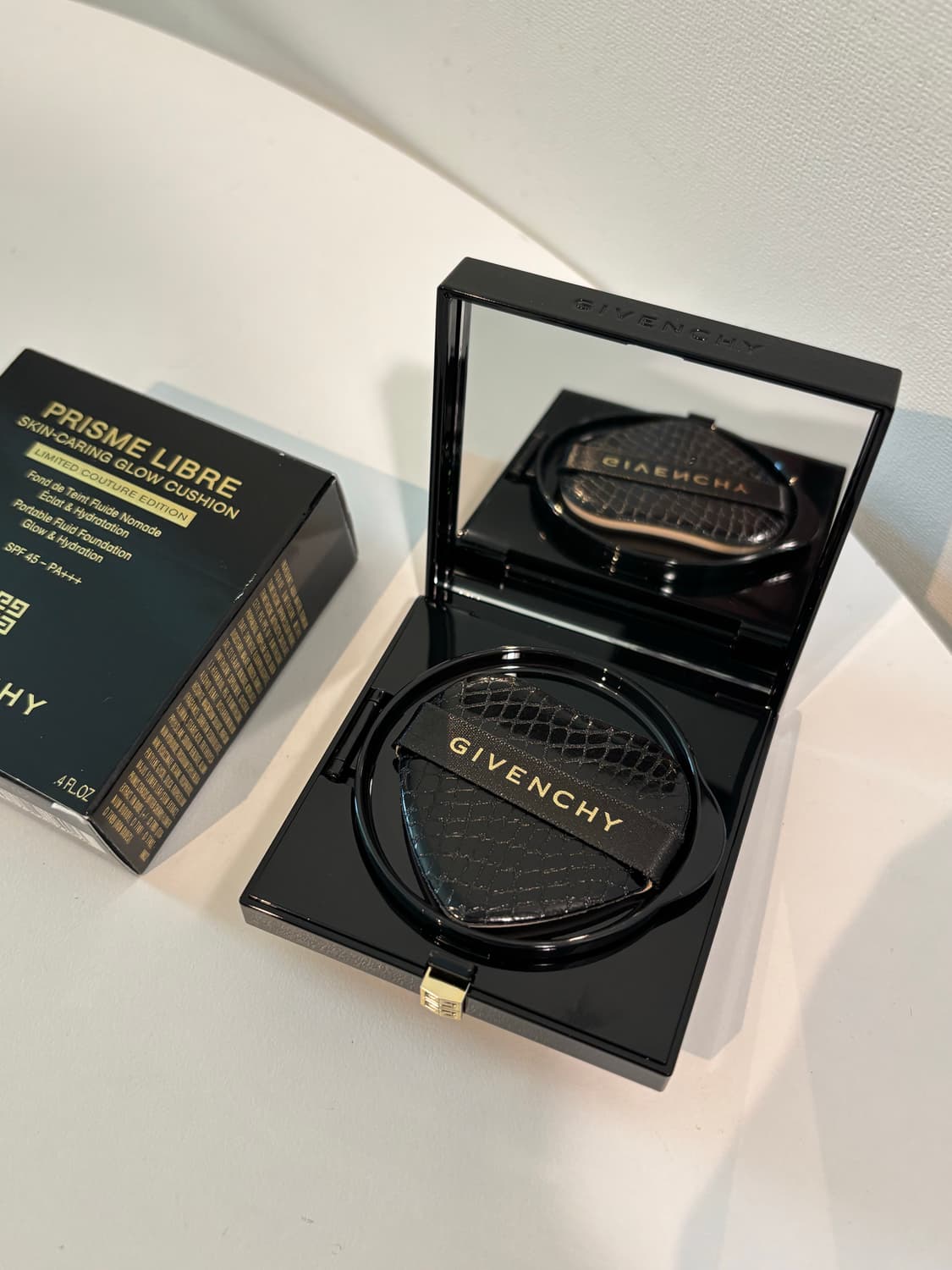 Givenchy 프리즘 리브르 스킨-케어 글로우 쿠션 c-105컬러 상품이미지2