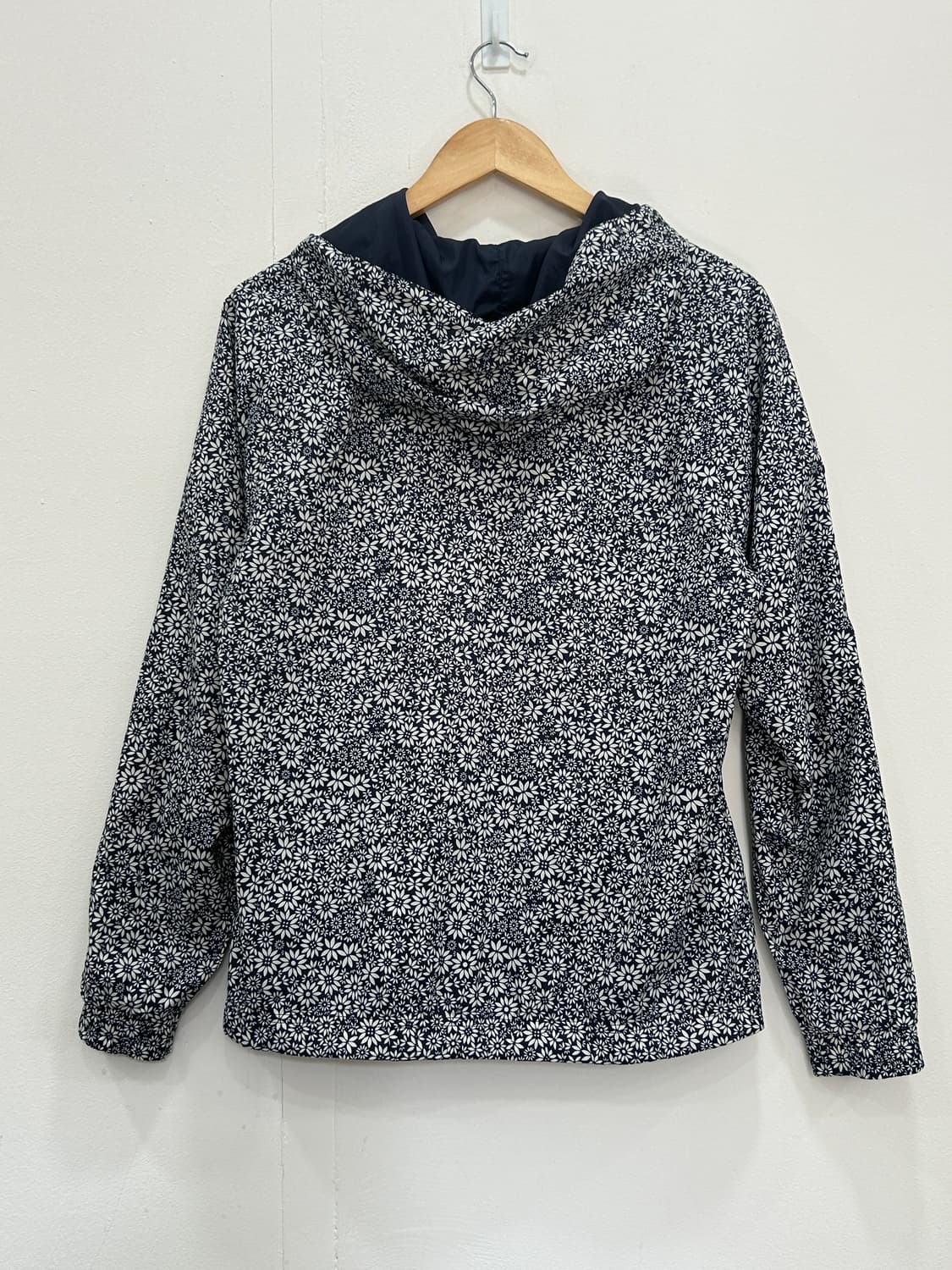 아디다스 플라워 리버시블 후드 바람막이 여성 M 네이비 상품이미지5