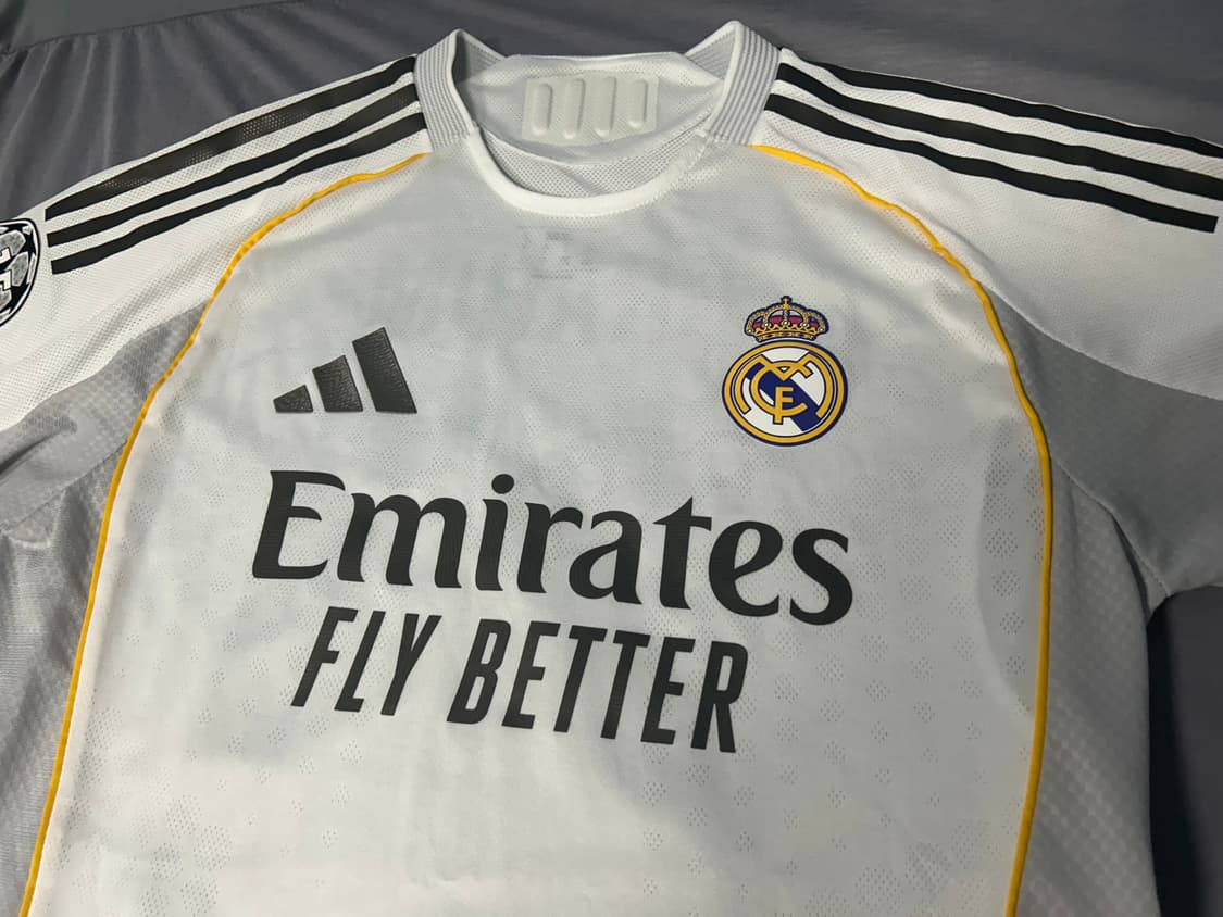 25/26 레알 마드리드 홈 어센틱 유니폼 상품이미지2