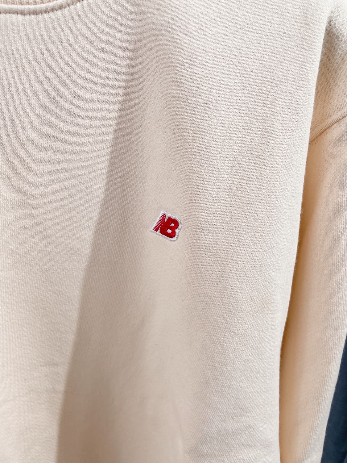 (정품/새상품) 뉴발란스 공용 베이지 USA 코어 자수 로고 맨투맨 상품이미지2