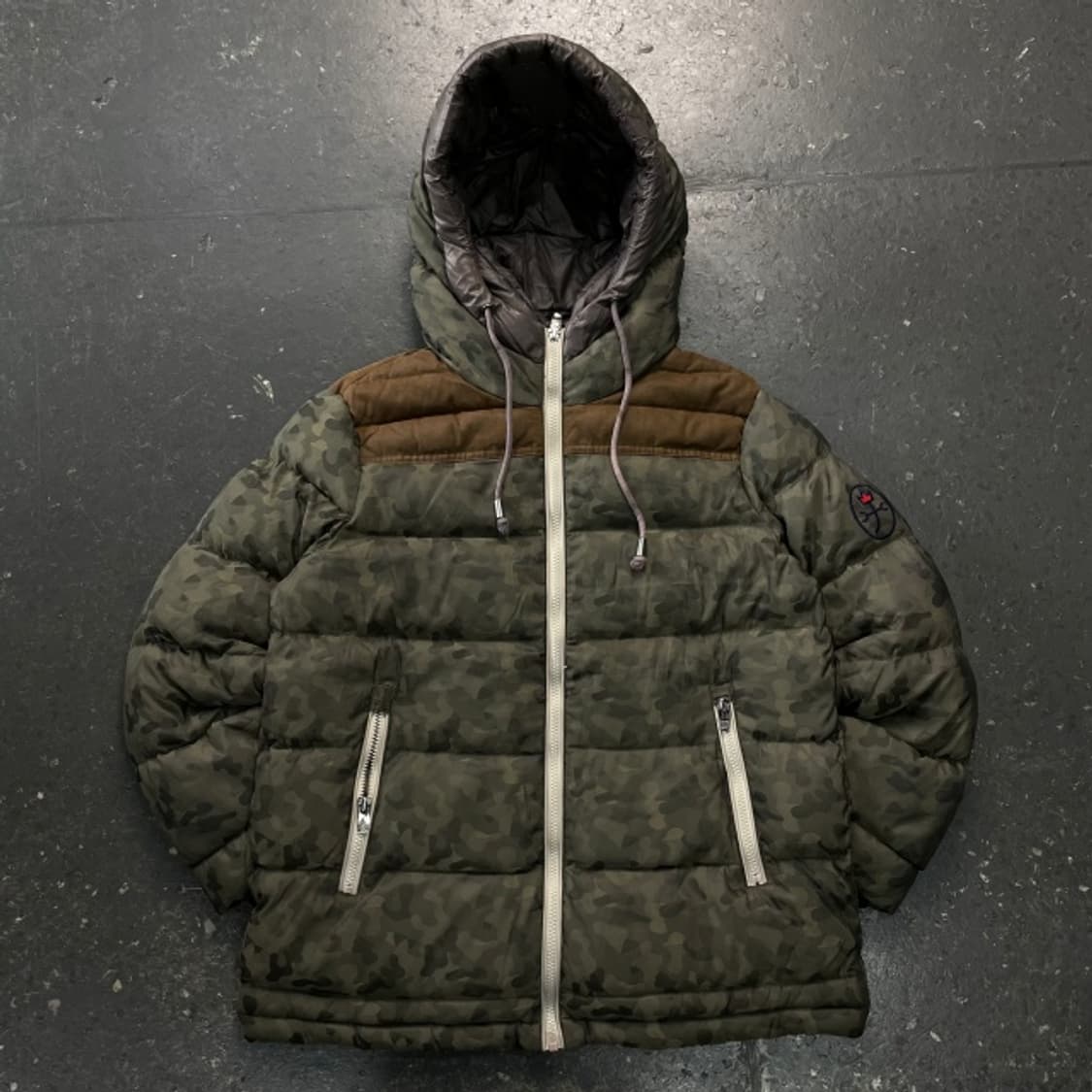 100 까스텔바작 카모 패딩 상품이미지1