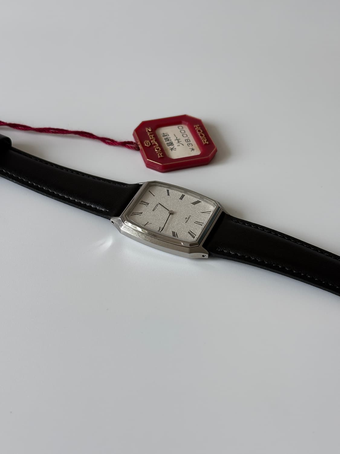 1980년대 펄 텍스처 다이얼 실버 탱크 쿼츠 남성 데드스탁 상품이미지6