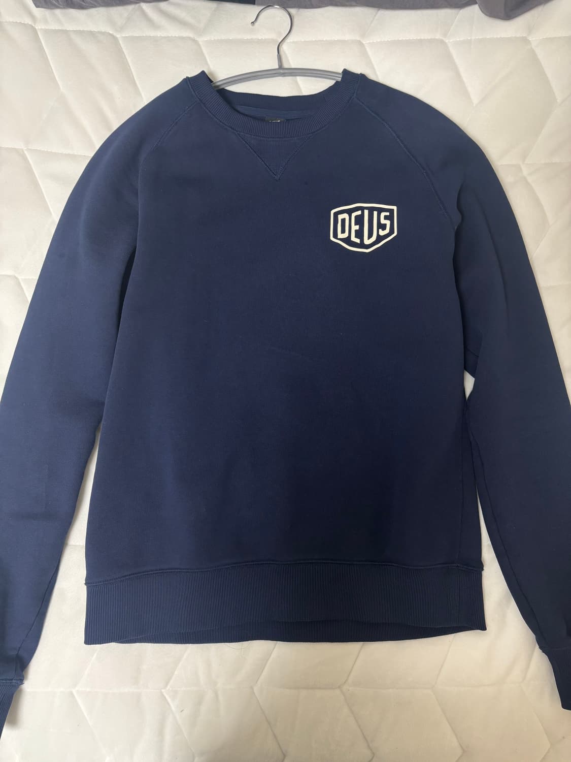 데우스 서울 컬리지 어드레스 스웨트 상품이미지1