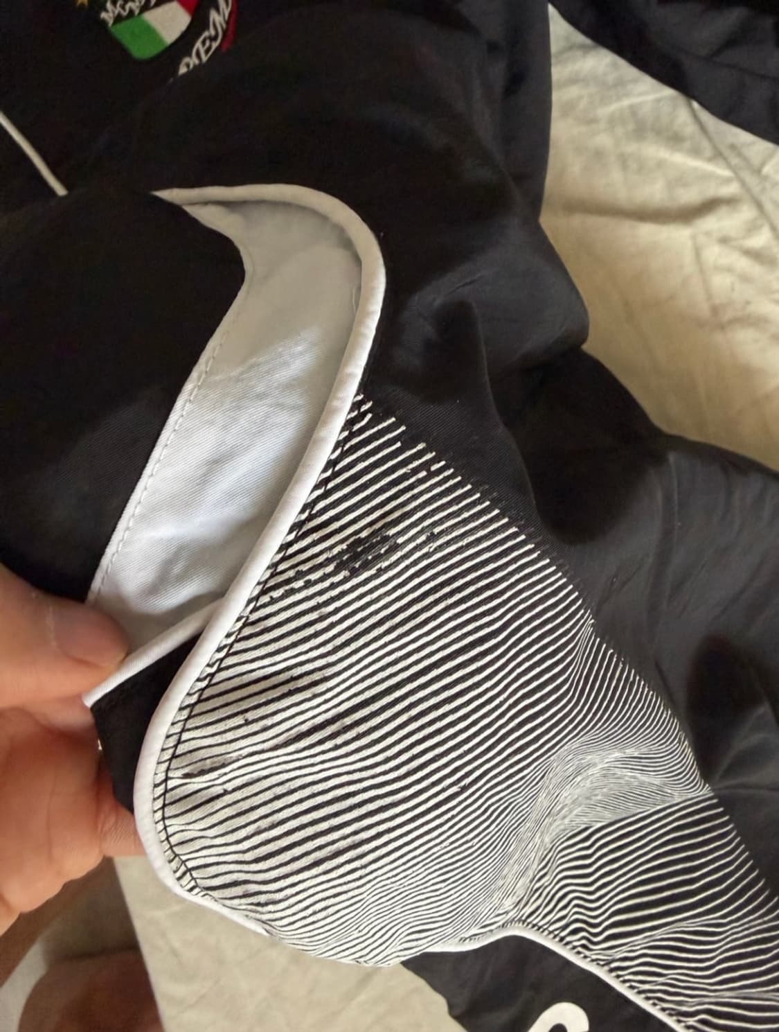 슈프림 x 엄브로 트랙팬츠 블랙 22ss 상품이미지7