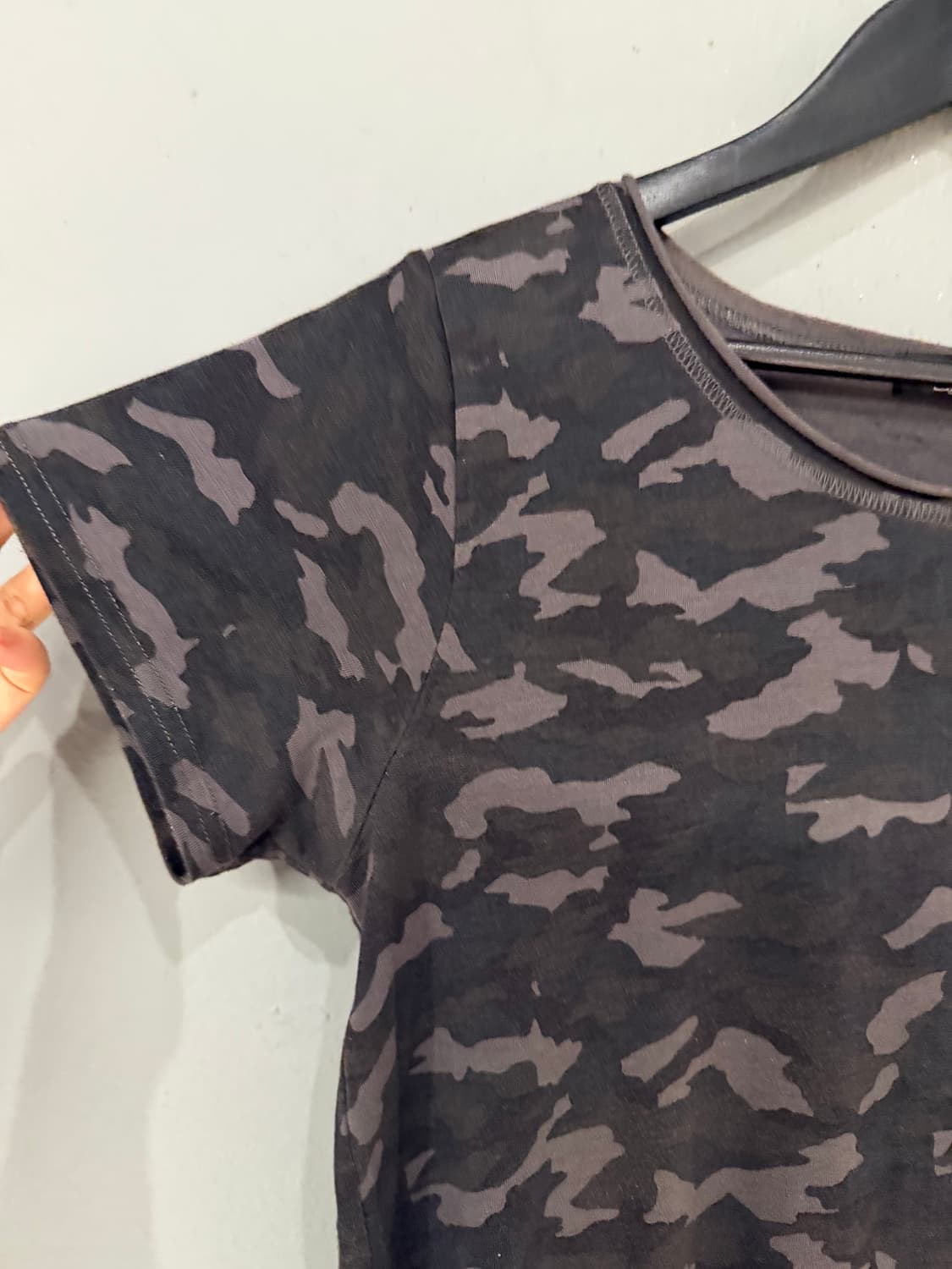 camo pattern minimal design top 상품이미지8